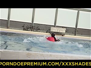 gonzo SHADES - Latina with huge caboose in xxx pool orgy